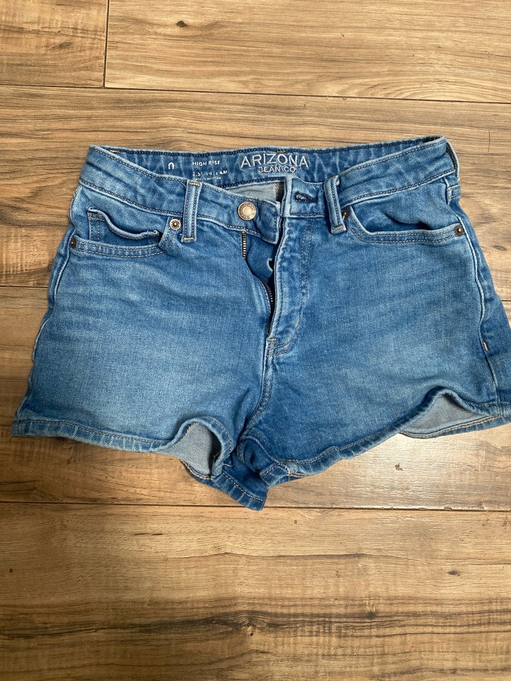Arizona Jean Co High Rise Denim Shorts Size 0 Stretch 2.5” Inseam